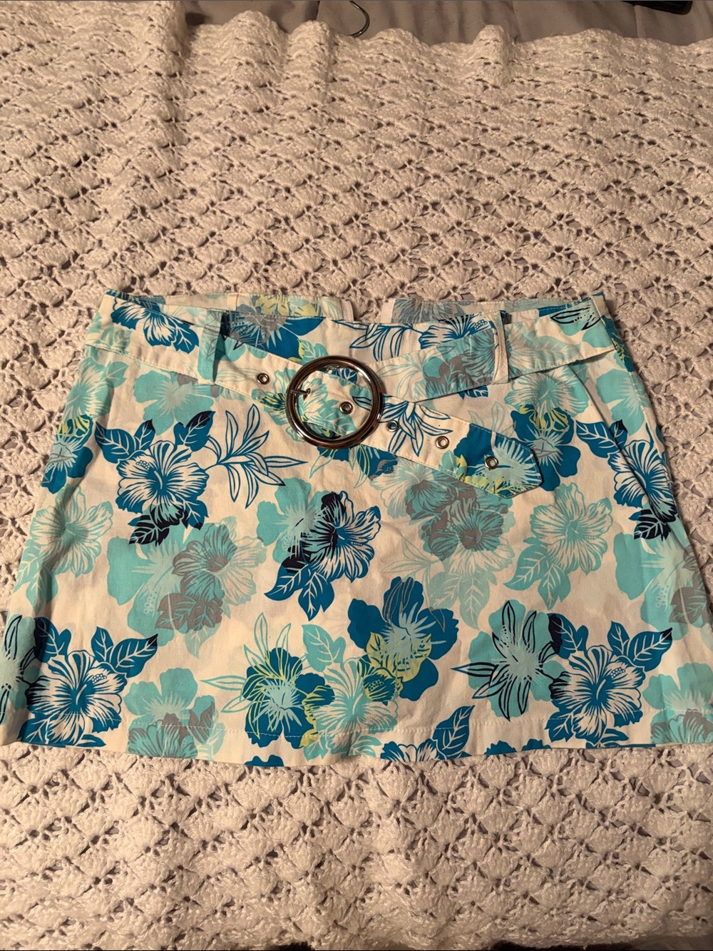 Y2K Blue Floral Mini Skirt with Decorative Ring Belt